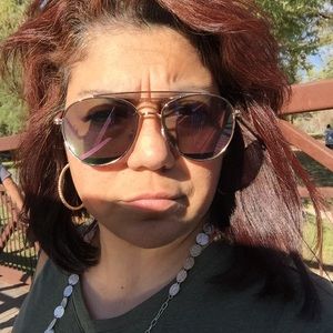 Meet your Posher, Liza